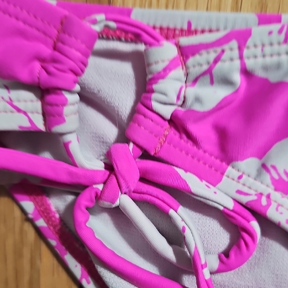 Roxy Pink and White Floral Bikini - Picture 6 of 9